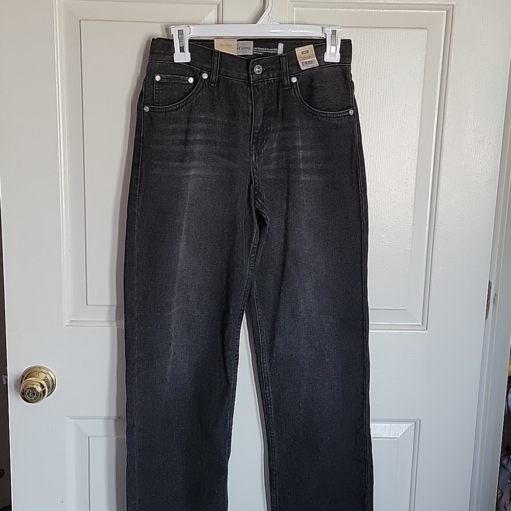 Levi's Silver Tab, boys 14 Reg, W27, L29. Black NWT. Loose fit.
